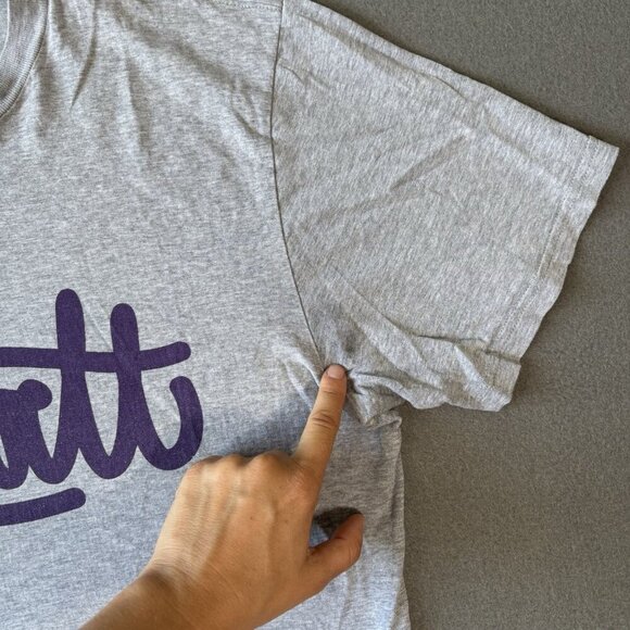 Vintage Carhartt Mens T-shirt Streetwear Center Spell Out Purple Gray Large Y2K - Picture 4 of 12